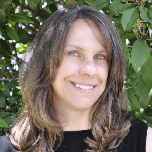 Headshot of Julie Chinni, LPC