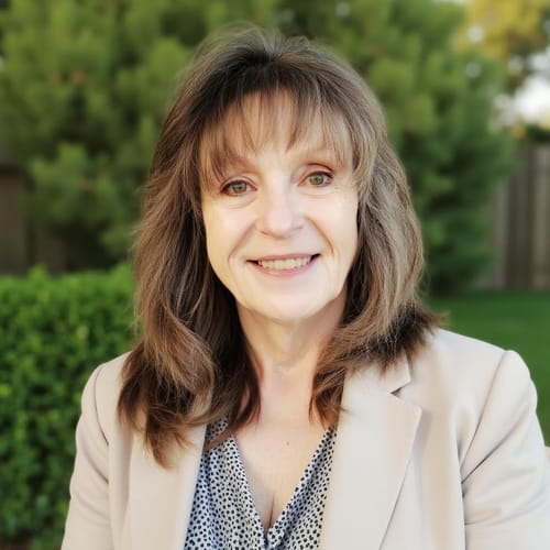 Headshot of Kimberly Bakondi, LCSW