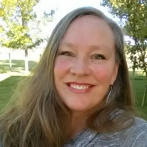 Headshot of Bobbie Schutter, LICSW