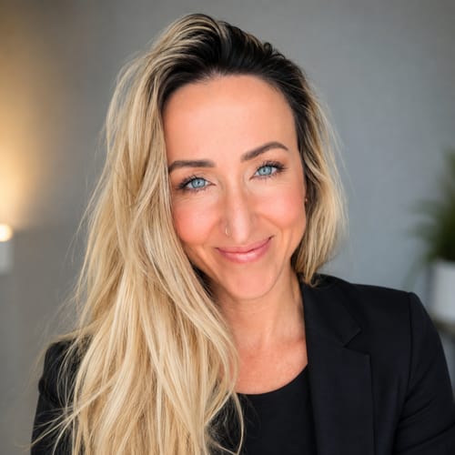 Headshot of Karen Alexander, LMFT