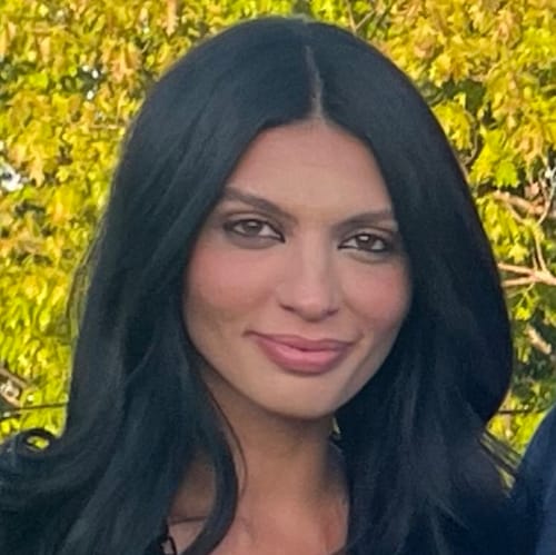 Headshot of Rania Shales, LCSW