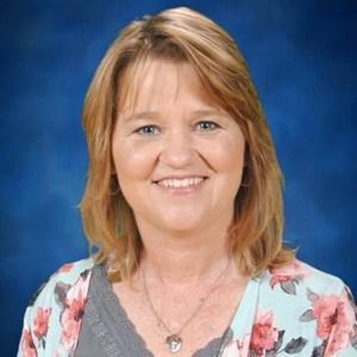 Headshot of Lesli White, LPC