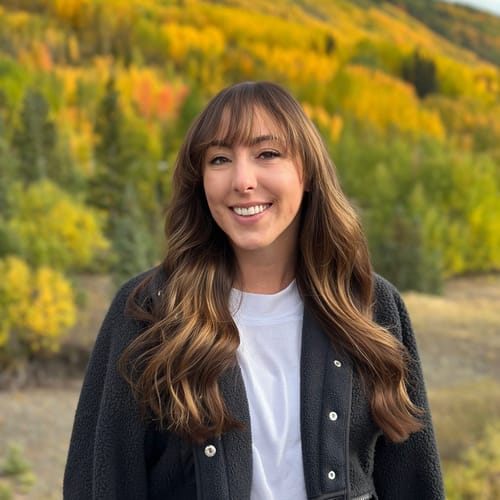Headshot of Dana Warren, LPC