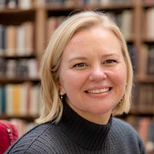 Headshot of Cynthia Sierra, LPC
