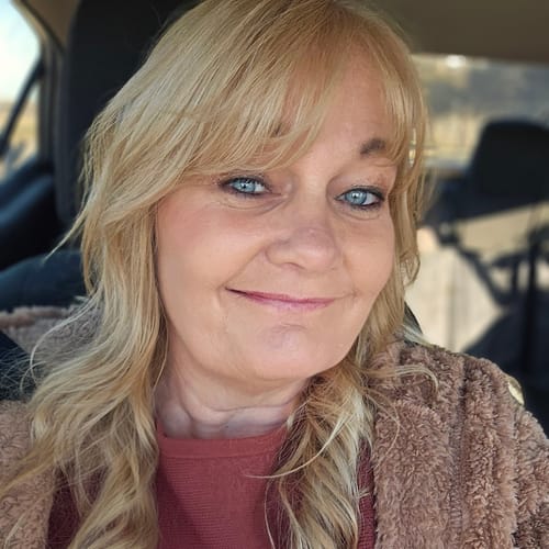 Headshot of Rhonda Aragon, LCSW