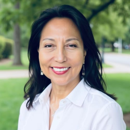 Headshot of Catherine Valencia, LCPC