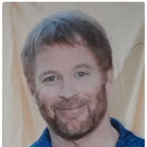 Headshot of Eric Miklusicak, LMFT