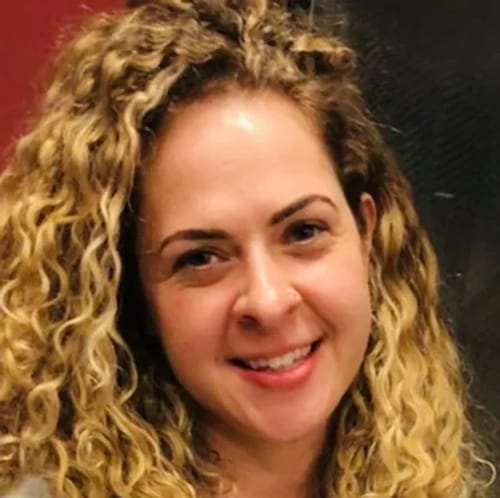 Headshot of Arielle Manganiello, LPCC