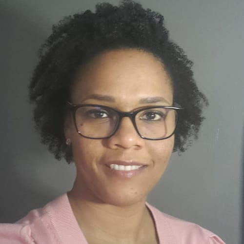 Headshot of Alisia Davis, LCSW