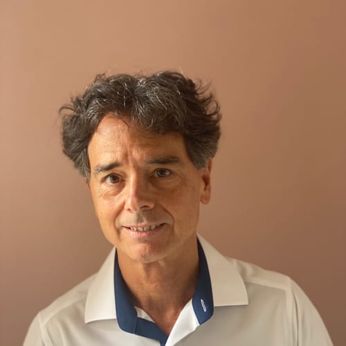 Headshot of Ricardo Iglesias, LCSW