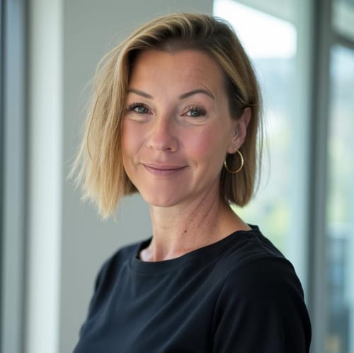 Headshot of Chenelle Eastman, LCSW