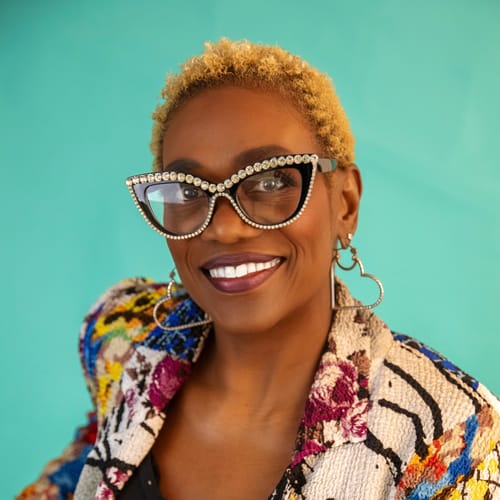 Headshot of ShawnLaRé Brinkley, LMFT