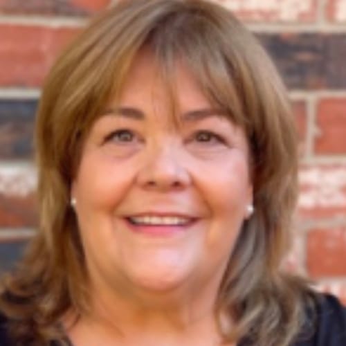 Headshot of Rhonda Perry, LPC