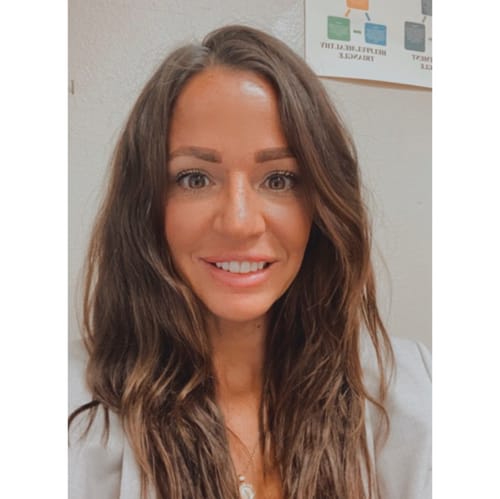 Headshot of Laura Klueppel, LPC
