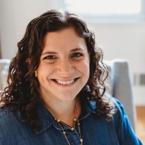 Headshot of Alison Saber, LCSW