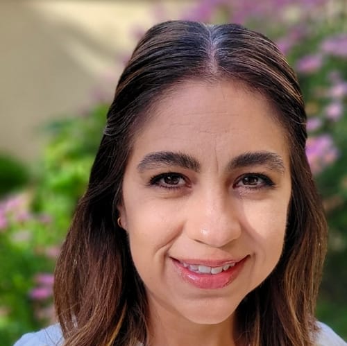 Headshot of Veronica Dominguez, LMFT