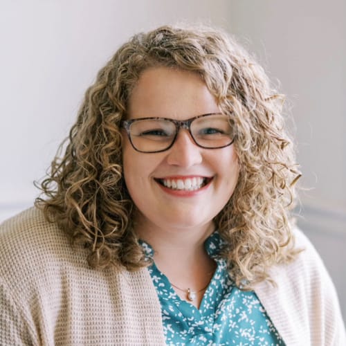 Headshot of Kate Meade, LICENSED_PSYCHOLOGIST
