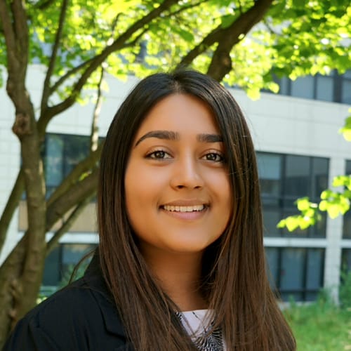 Headshot of Deepanjali Tiwari, LCSW
