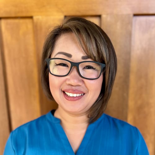 Headshot of Khoeun Baeza, LMFT