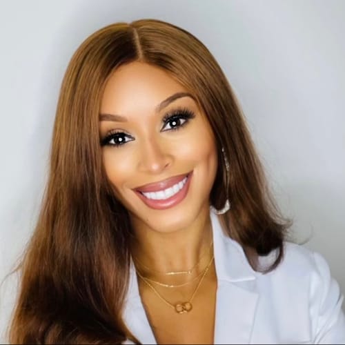 Headshot of Seria Mullen, NP