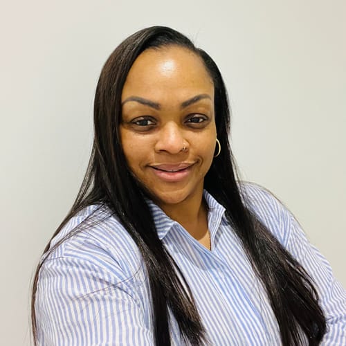 Headshot of Carolina Egbe Njikam, CRNP