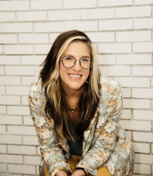 Headshot of Laura Lilien, LCSW