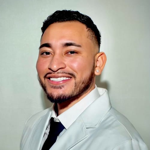 Headshot of Steve Velazquez, NP