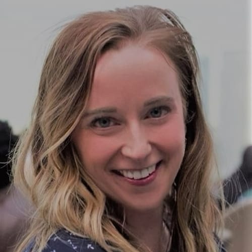 Headshot of Lindsay Sova, LCSW