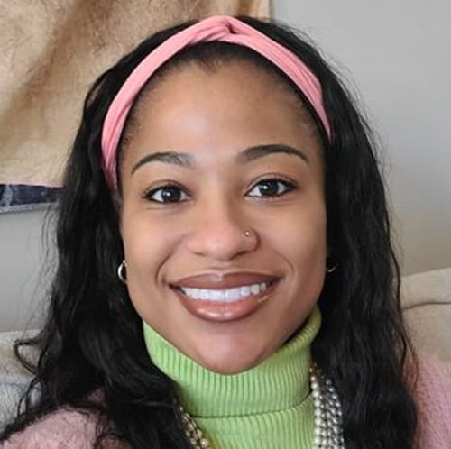 Headshot of Shontanae Green, LPC