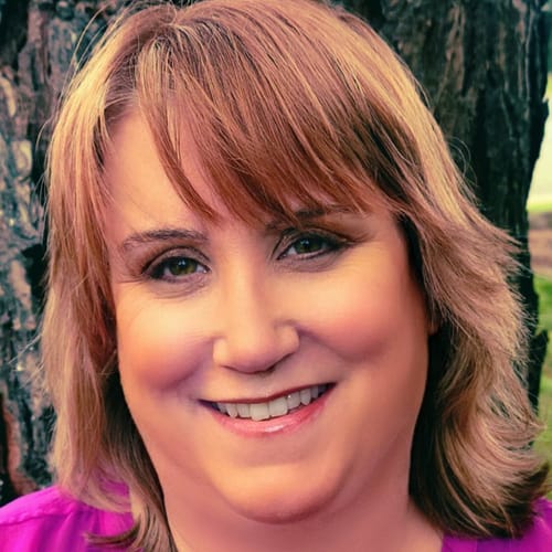 Headshot of Tina Thompson, LMFT