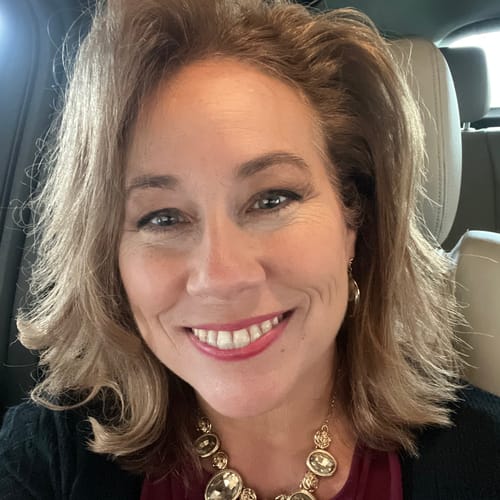 Headshot of Carla Pottmeyer, APN