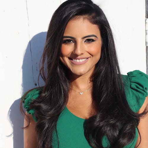 Headshot of Jessica Abuchaibe, LMFT