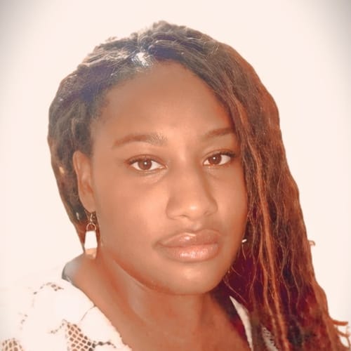 Headshot of Teshia Echols, LCSW