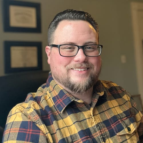 Headshot of Neil Edwards, LMHC
