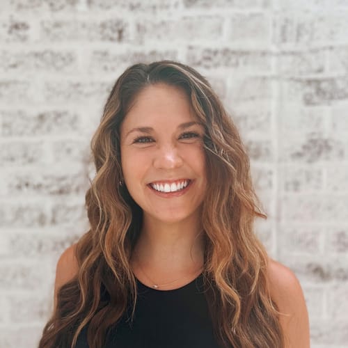 Headshot of Lynnsey Cline, LCSW