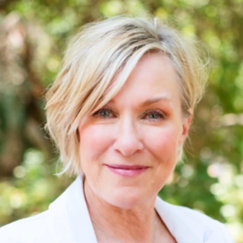 Headshot of Julie Crist, LMFT