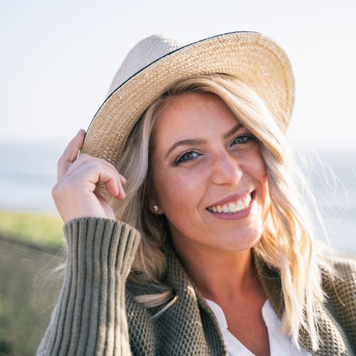 Headshot of Cassaundra Hanson, LMFT