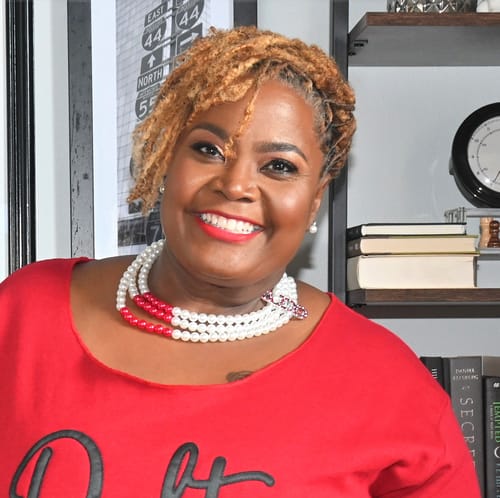 Headshot of LaDawna Thomas, LCSW