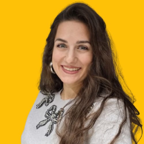 Headshot of Christina Manolatos, LPC