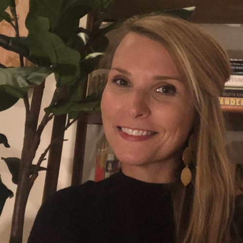 Headshot of Lisa Woodrich, PSYCHOLOGIST