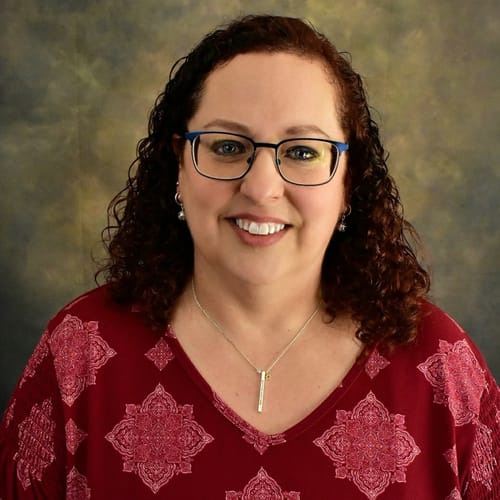 Headshot of Anjanette Tschupp, LCSW