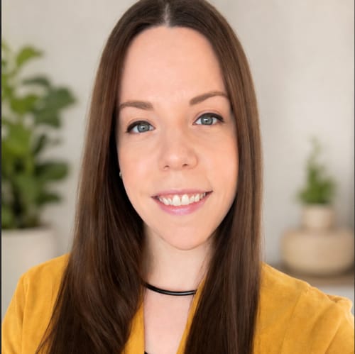 Headshot of Shaina Pierce, LPC