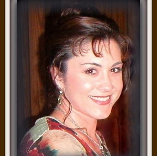 Headshot of Arione Capolupo, LMFT
