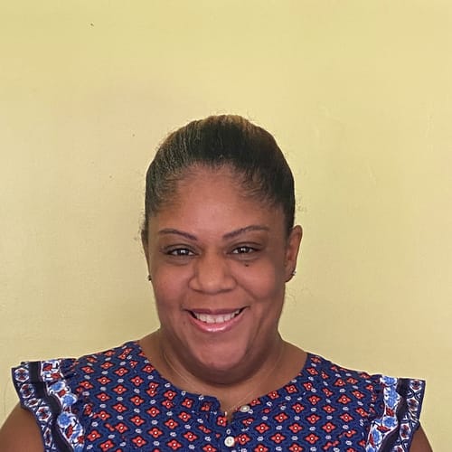 Headshot of Keeneya Williams-Glenn, LICSW