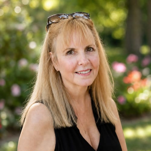 Headshot of Tracey Flowers, LPC