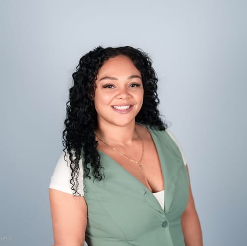 Headshot of Marilyn Thompson, LMFT