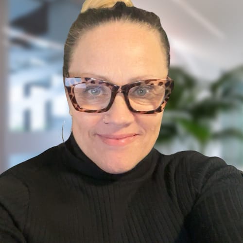 Headshot of Lanette Davis, APNP
