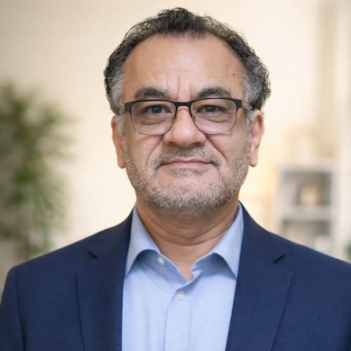 Headshot of Pablo Uriarte, LCSW