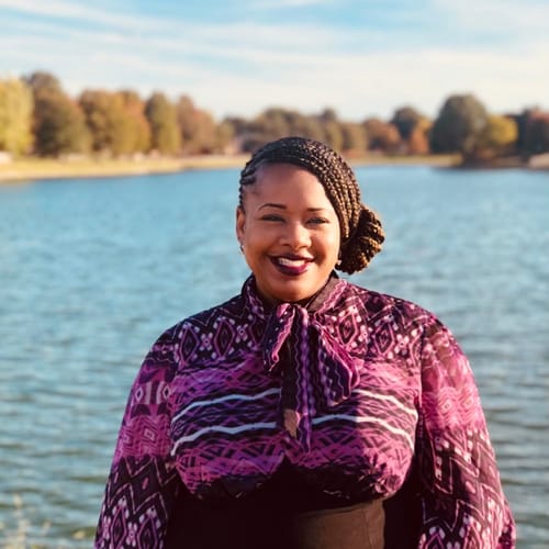 Headshot of Ekinia Dillard-Cole, LCSW