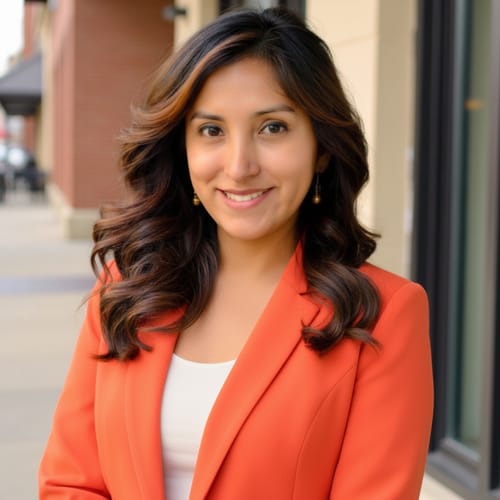 Headshot of Lizbeth Valencia-Lucero, LCSW